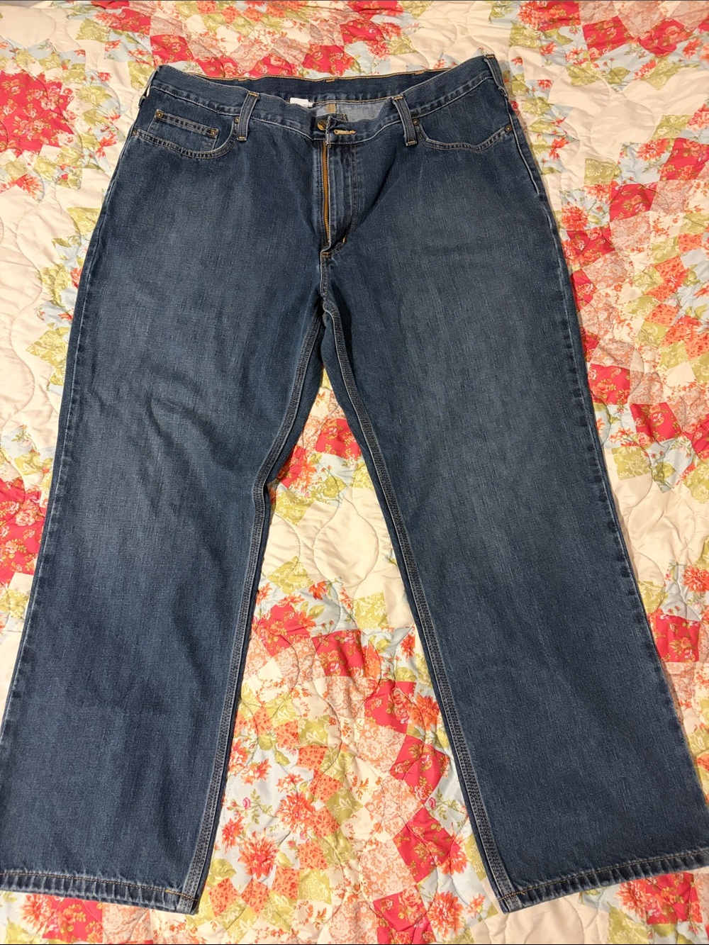 Carhartt men’s jeans relaxed fit size 40x30 tag is cut out. Like new